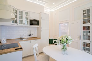 Suite (Mint with 1 Bedroom and Kitchen) | Private kitchen | Fridge, microwave, stovetop, dishwasher - Revelton Suites Karlovy Vary (Karlovy Vary)
