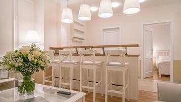 Studio (Attic) | Living area | Flat-screen TV