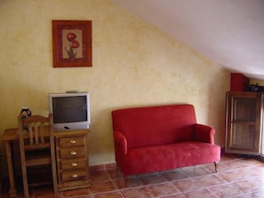 Lobby sitting area - Hotel Don Pero (Álora)