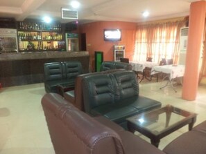 Bar (on property) - Divine Fountain Ajao (Lagos)