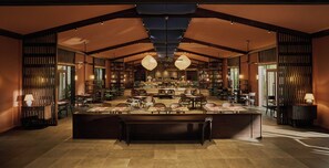 2 Restaurants, Frühstück, Mittagessen, Fisch und Meeresfrüchte