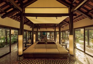 ロビー応接スペース