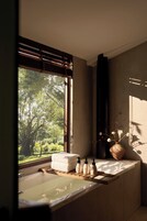 Villa, Garden View | Bathroom | Hydromassage showerhead, free toiletries, hair dryer, bathrobes