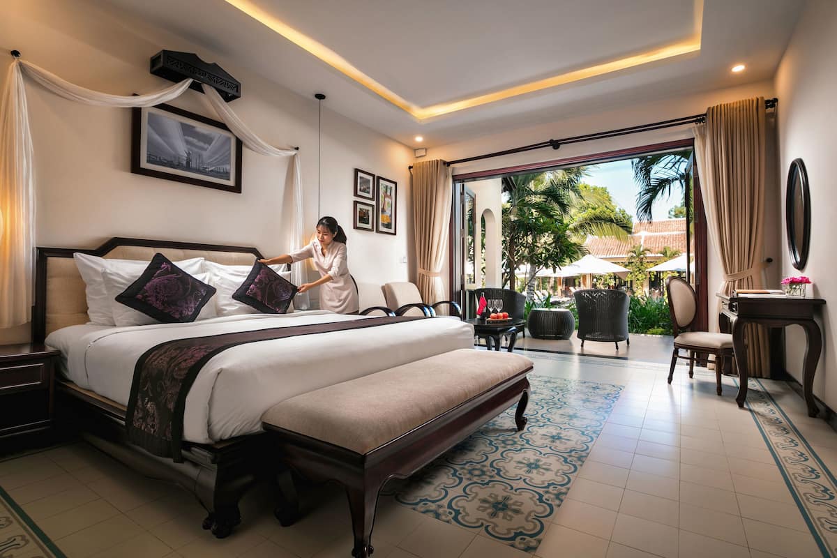 Suite, vue piscine (Charm Villa)