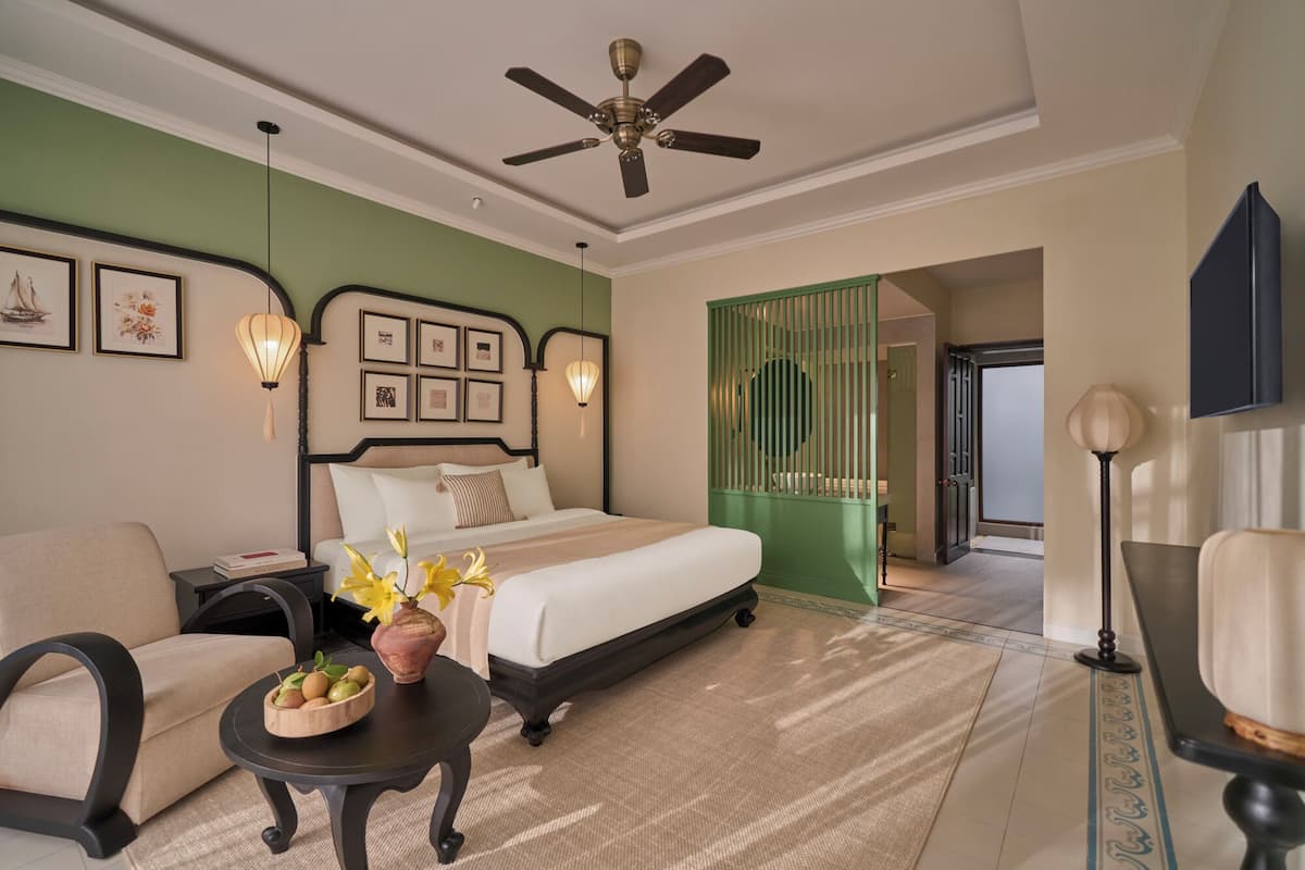 Villa « Premier », baignoire, vue jardin | 1 chambre, couette en duvet d'oie, minibar