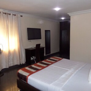 6 Schlafzimmer, kostenloses Internet, Bettwäsche