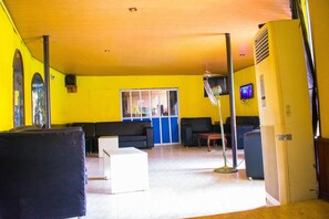Poolside bar - Divine Fountain Agidingbi (Lagos)