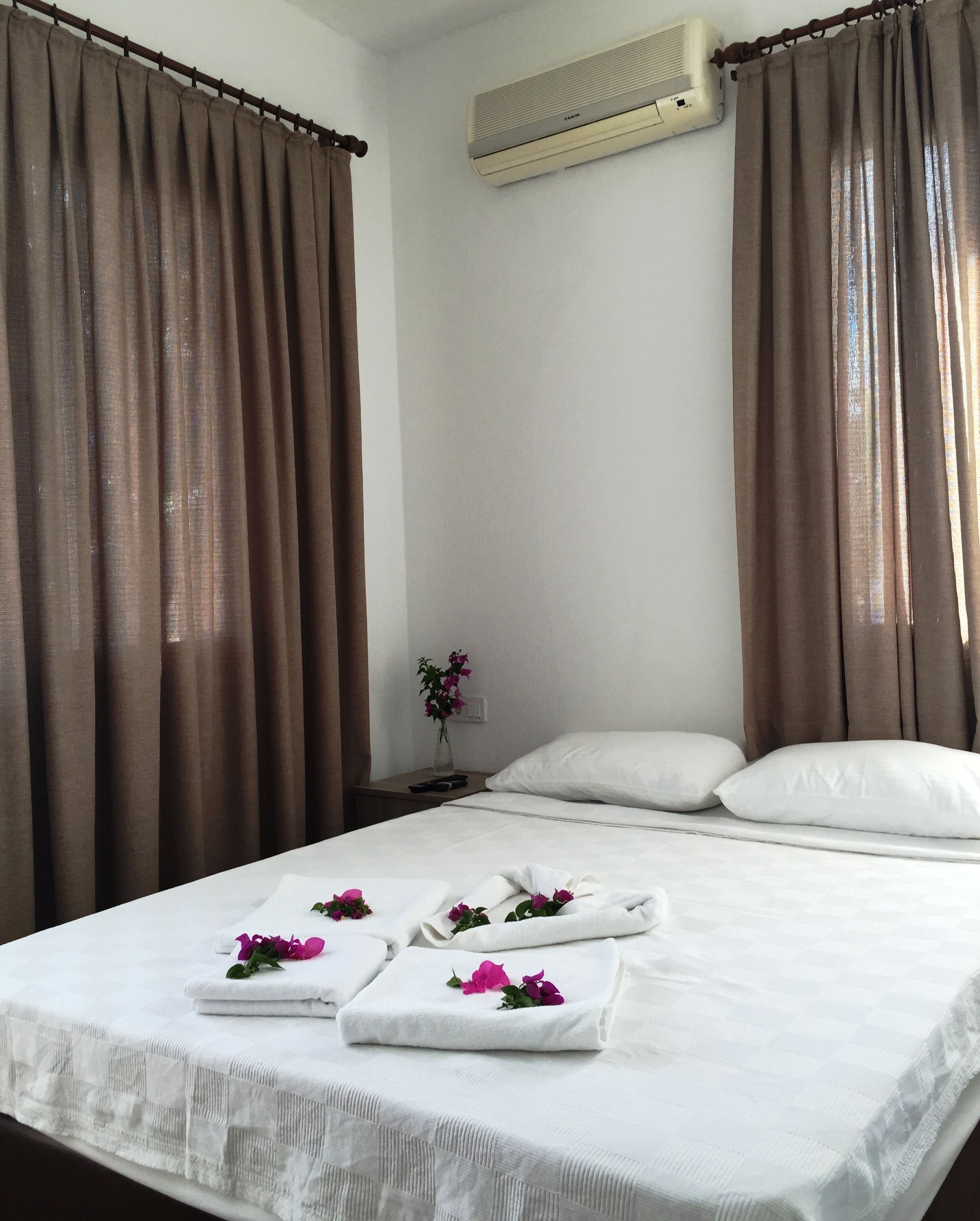 Premium bedding, soundproofing, free WiFi, bed sheets