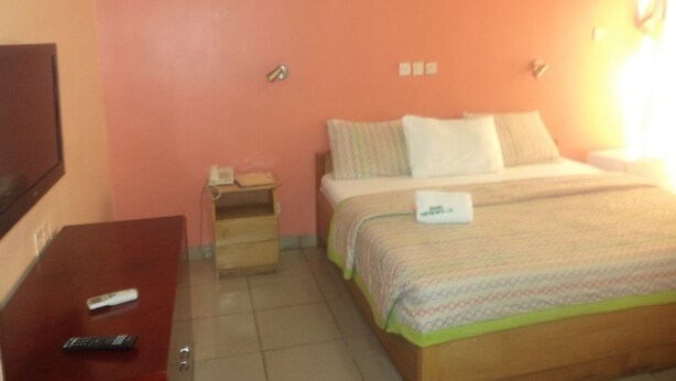 In-room safe, desk, WiFi (free) - Divine Fountain Omole (Lagos)