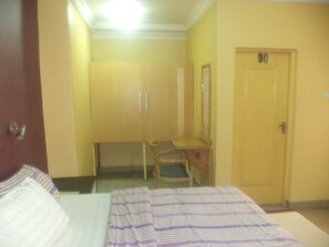 In-room safe, desk, free WiFi - Divine Fountain Omole (Lagos)