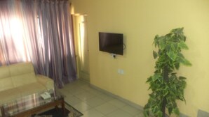 In-room safe, desk, WiFi (free) - Divine Fountain Omole (Lagos)