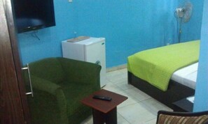 In-room safe, desk, free WiFi