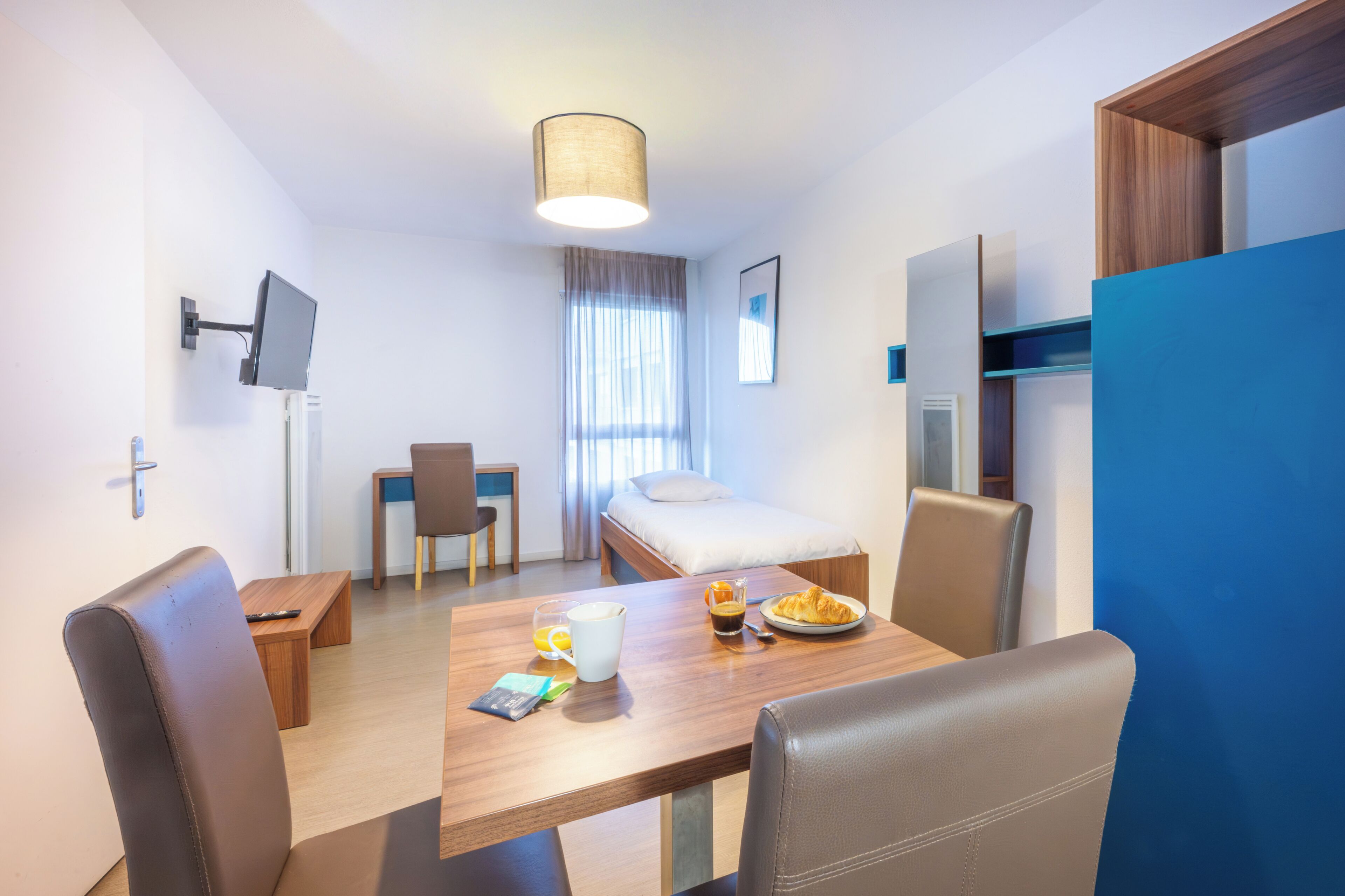 Desk, soundproofing, iron/ironing board (on request), free WiFi