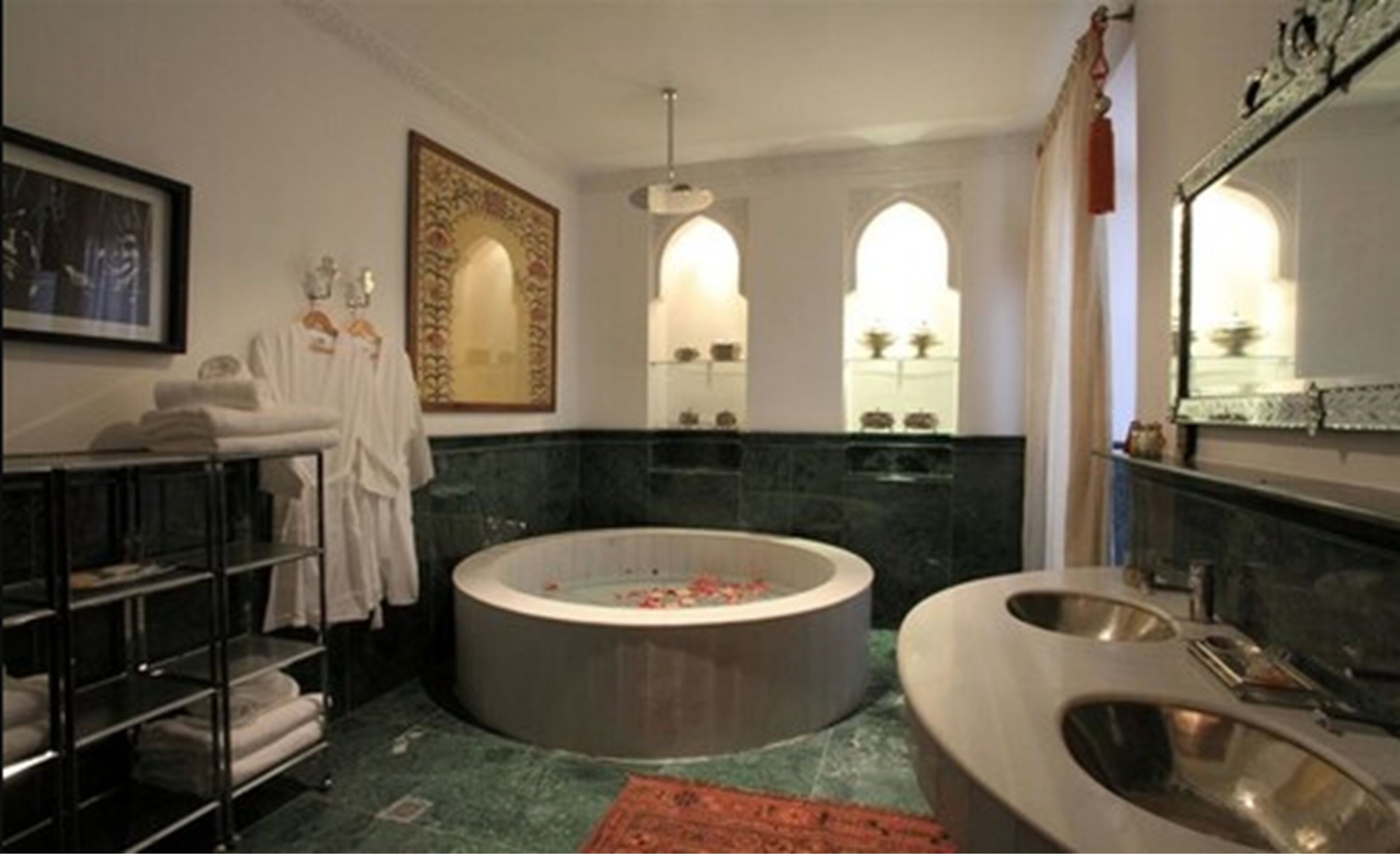 royal suite | bathroom | shower, free toiletries, hair dryer, bathrobes