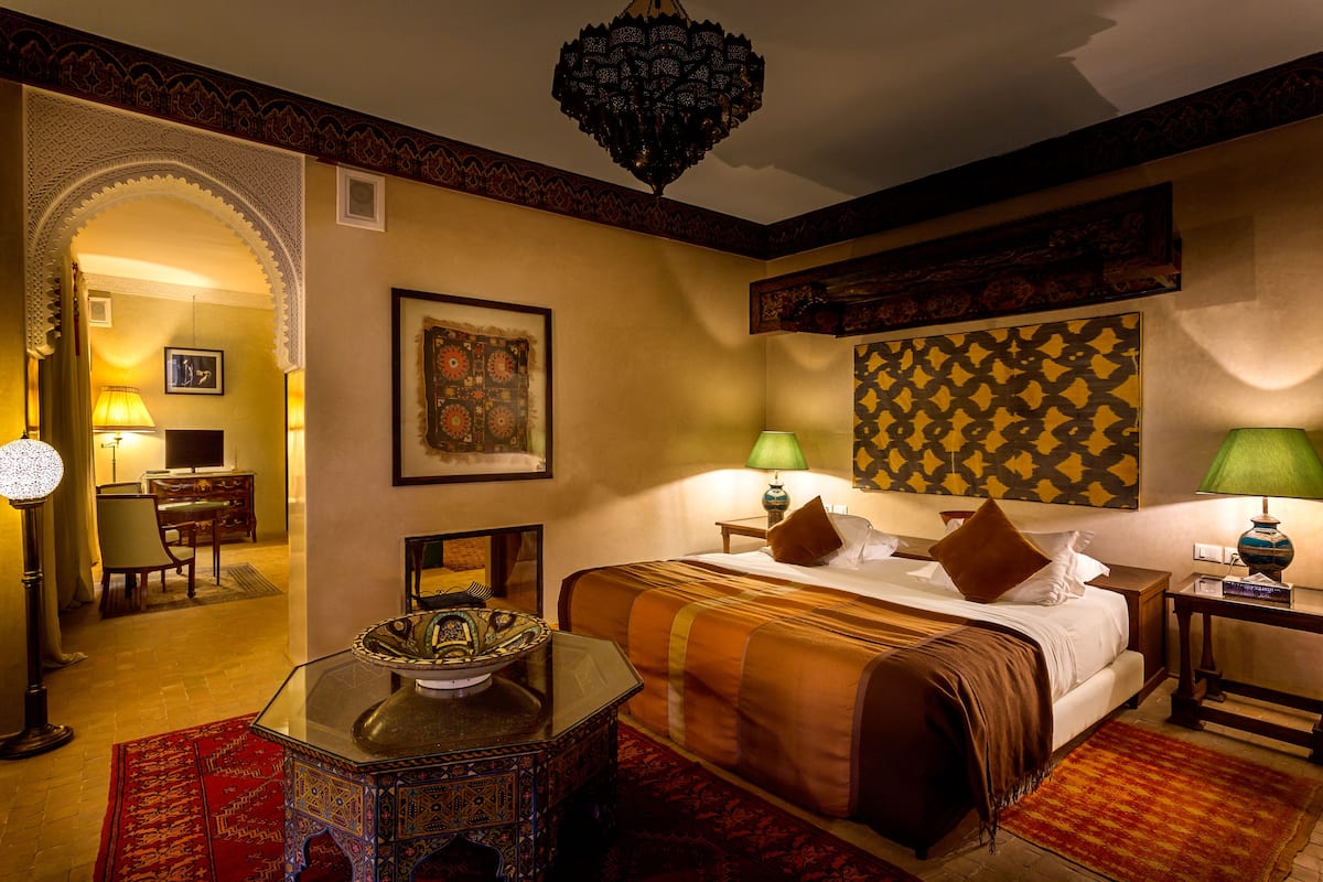 Luxe suite | Luxe beddengoed, een kluis op de kamer, verduisterende gordijnen