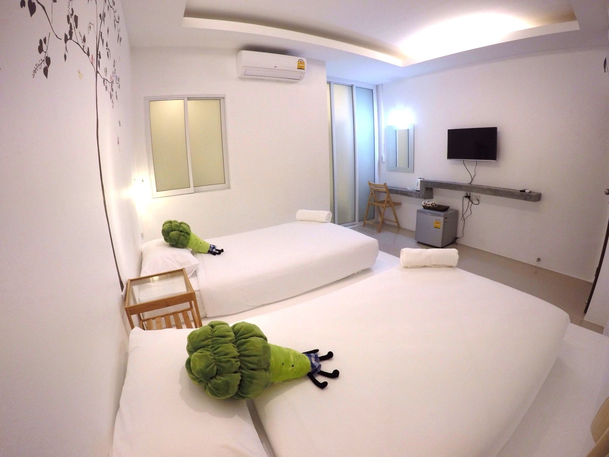 minibar, in-room safe, desk, free wifi