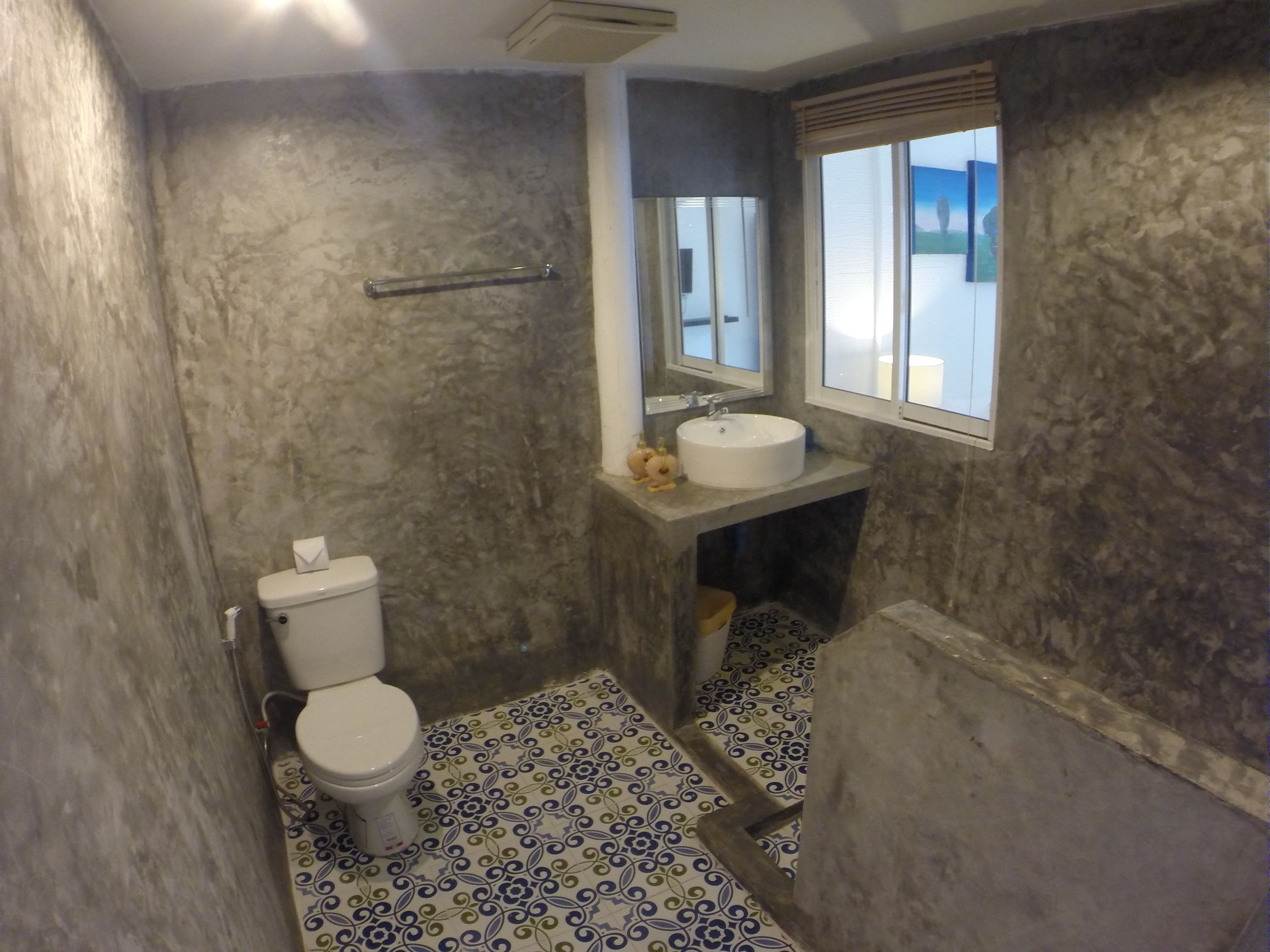 superior room | minibar, in-room safe, desk, free wifi