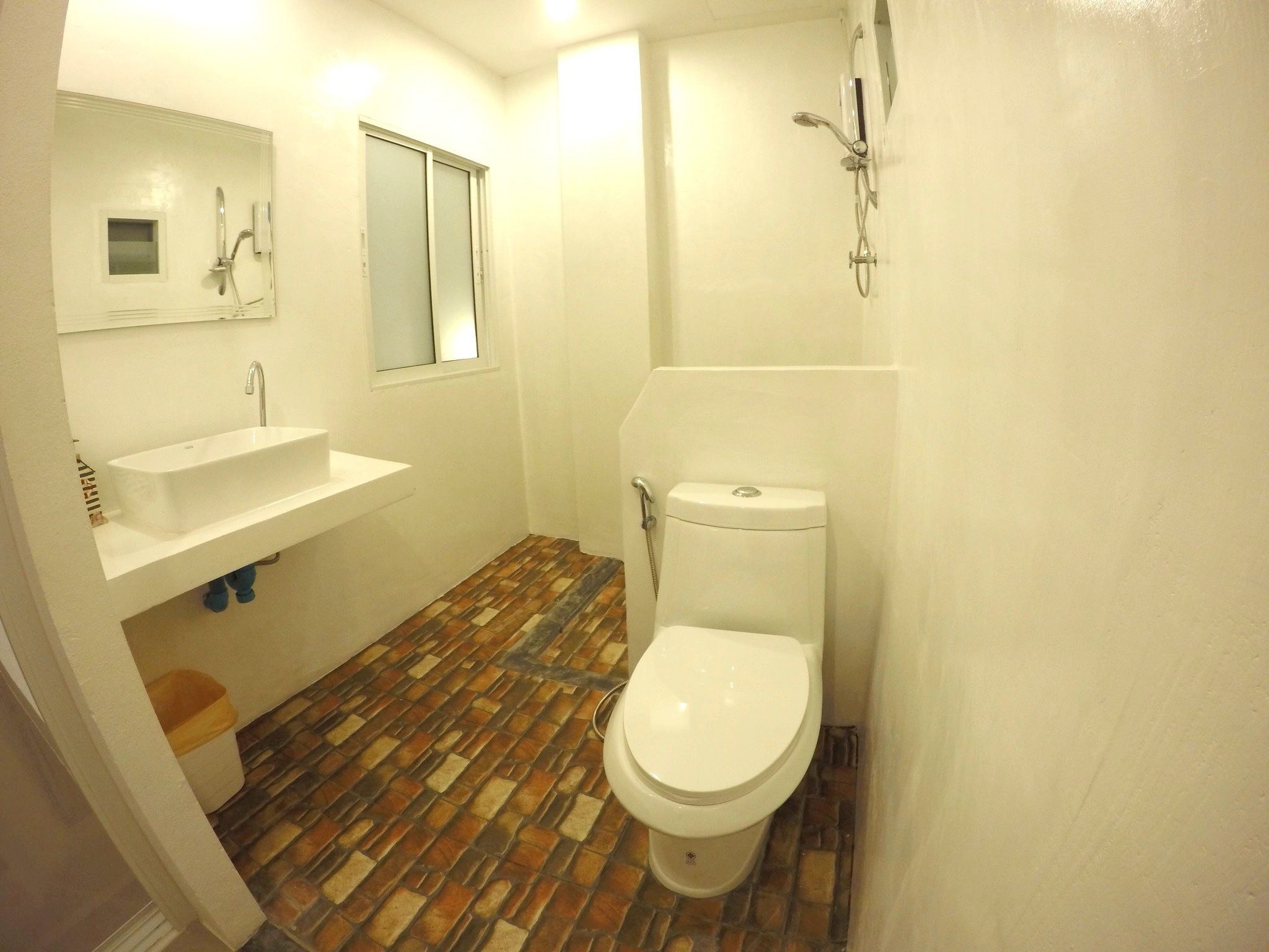 standard room | bathroom | shower, free toiletries, hair dryer, towels