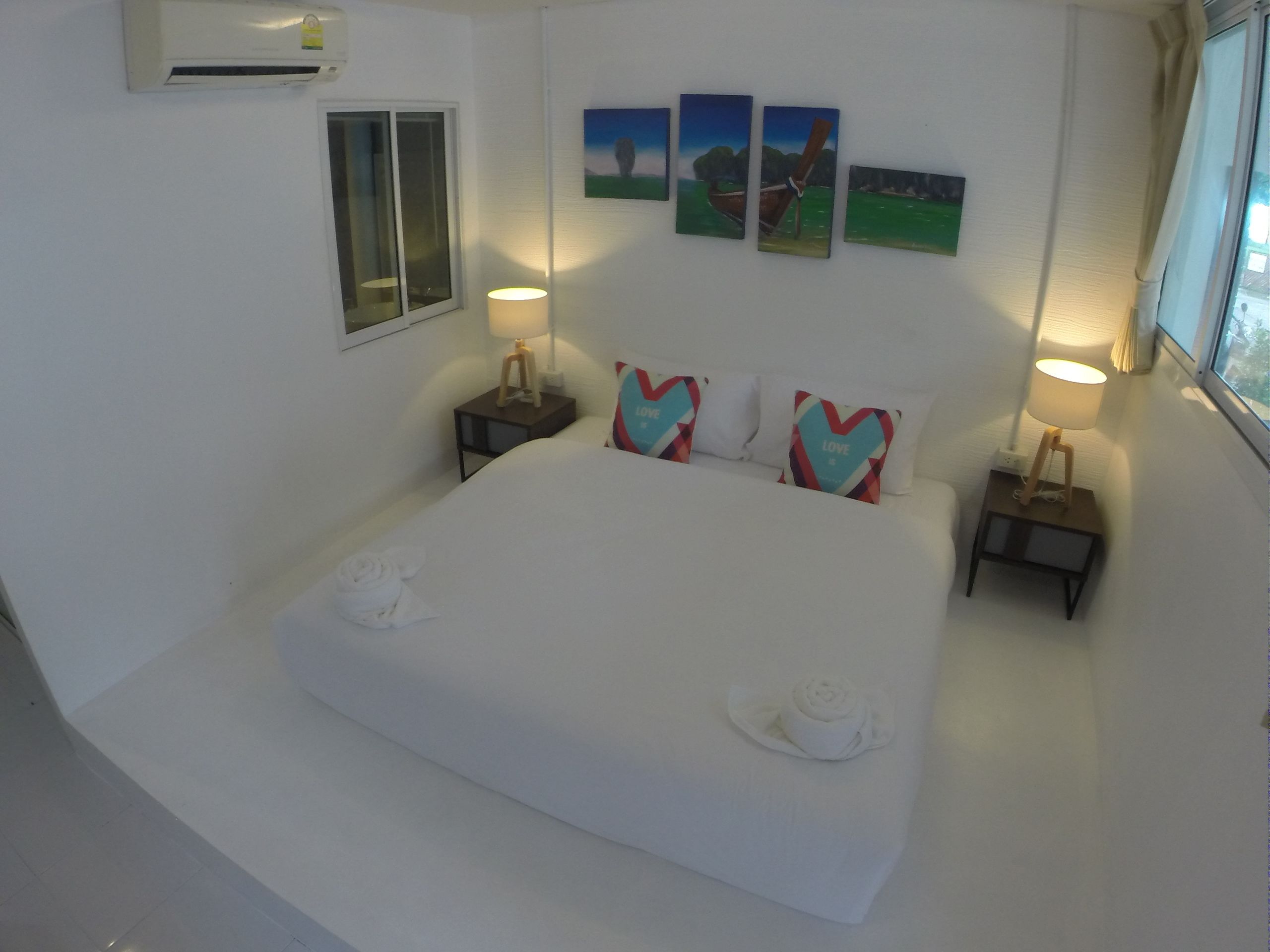 superior room | minibar, in-room safe, desk, free wifi