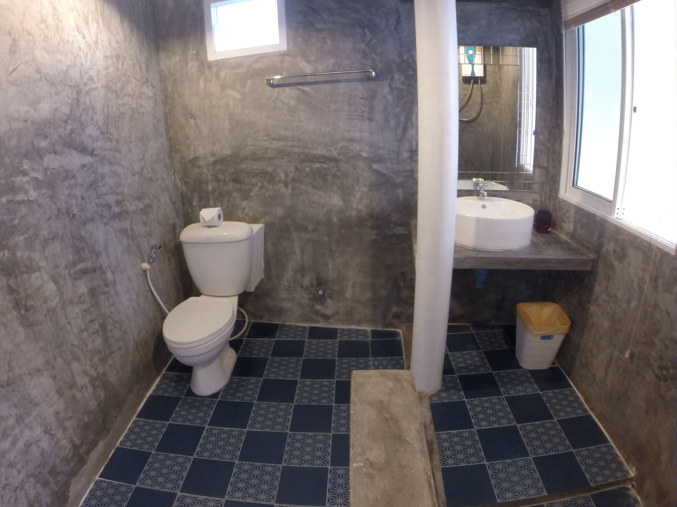 superior room | minibar, in-room safe, desk, free wifi