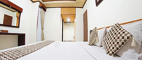 Suite Room | Premium bedding, minibar, in-room safe, desk