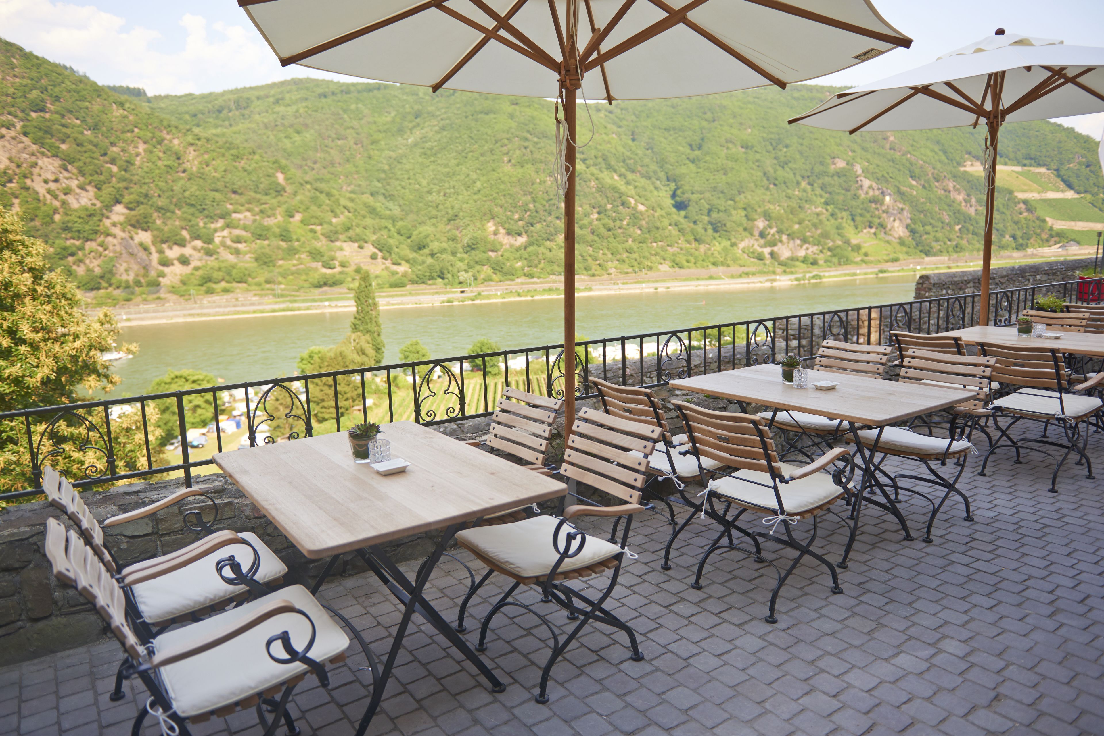 Lunch and dinner served, German cuisine