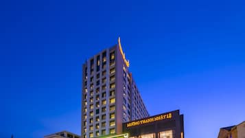 Fachada del alojamiento - Noche