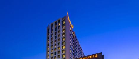 Fassade der Unterkunft – Abend/Nacht