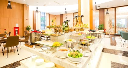 Muong Thanh Luxury Nhat Le Hotel