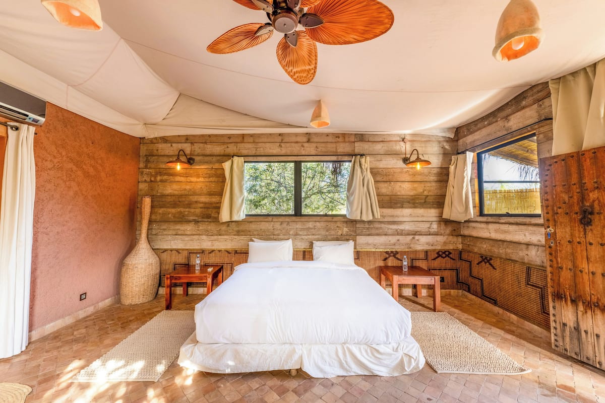 Basic Cabin | Premium bedding, minibar, in-room safe, WiFi (free)
