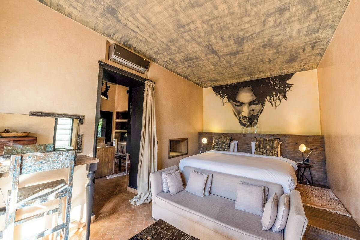 Basic Suite | Premium bedding, minibar, in-room safe, WiFi (free)