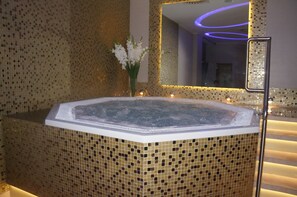 Bain à remous intérieur