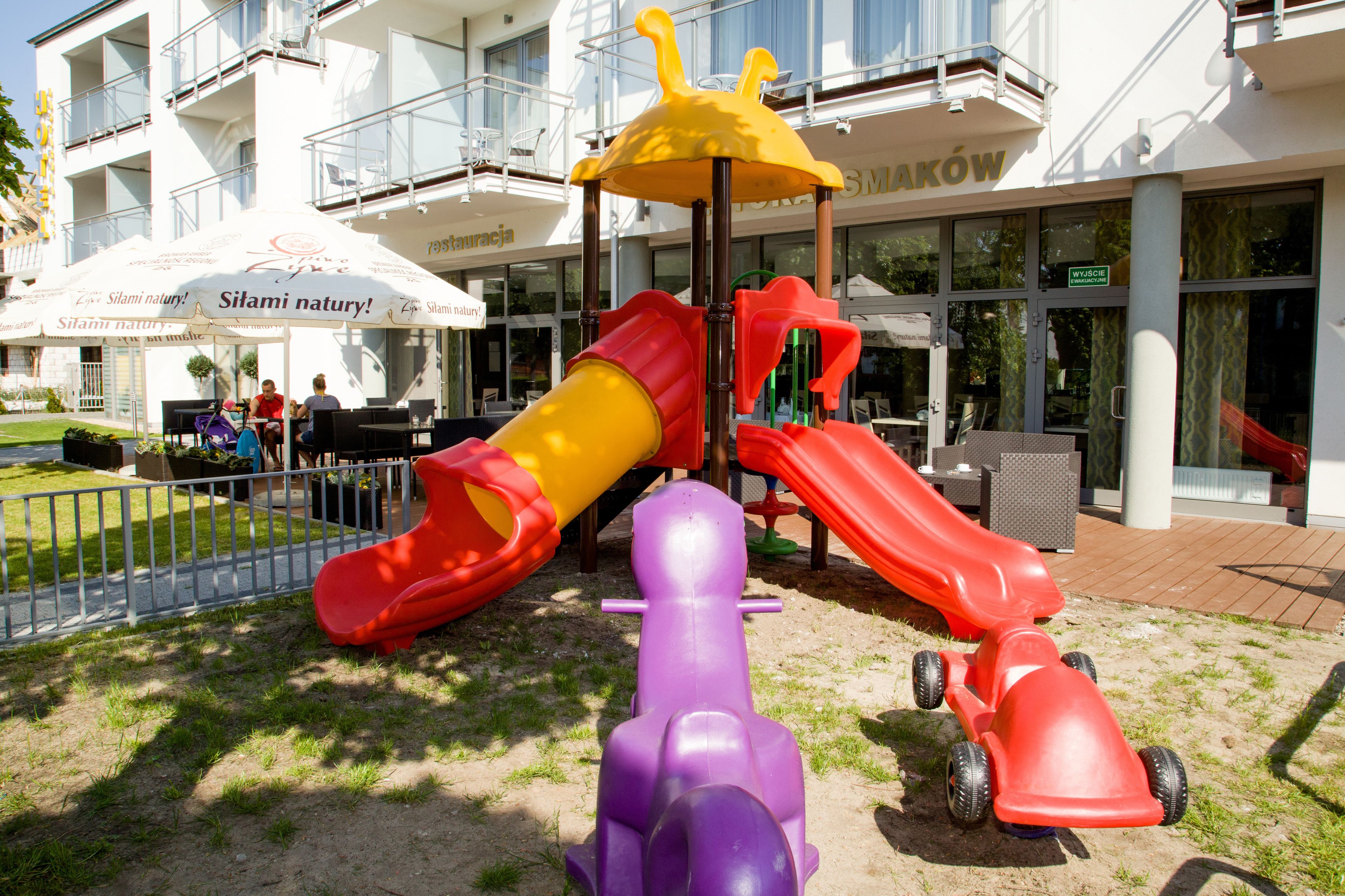 children’s play area – outdoor