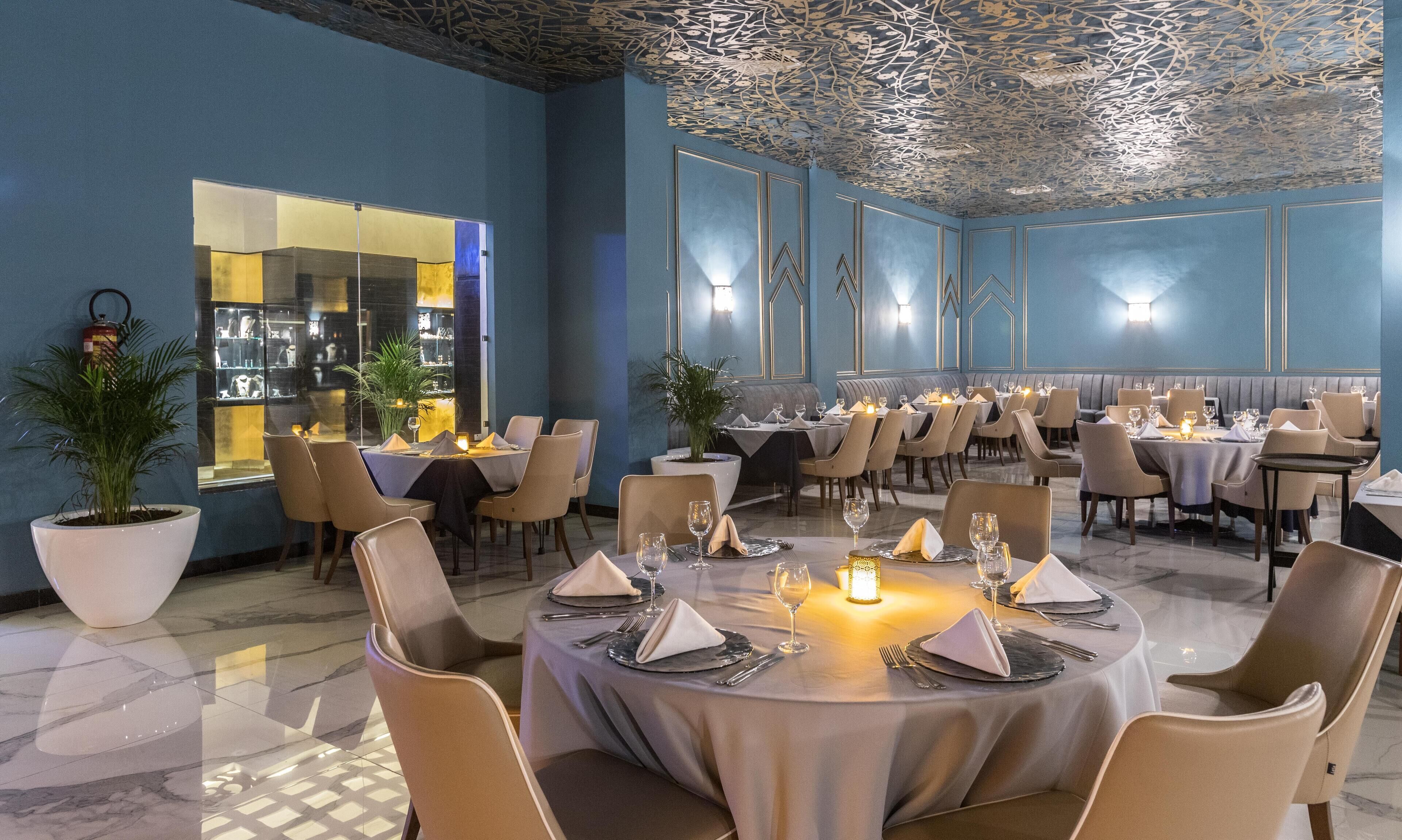 4 Restaurants; Frühstück, Mittagessen und Abendessen werden serviert