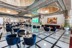 4 bars/lounges, piano bar