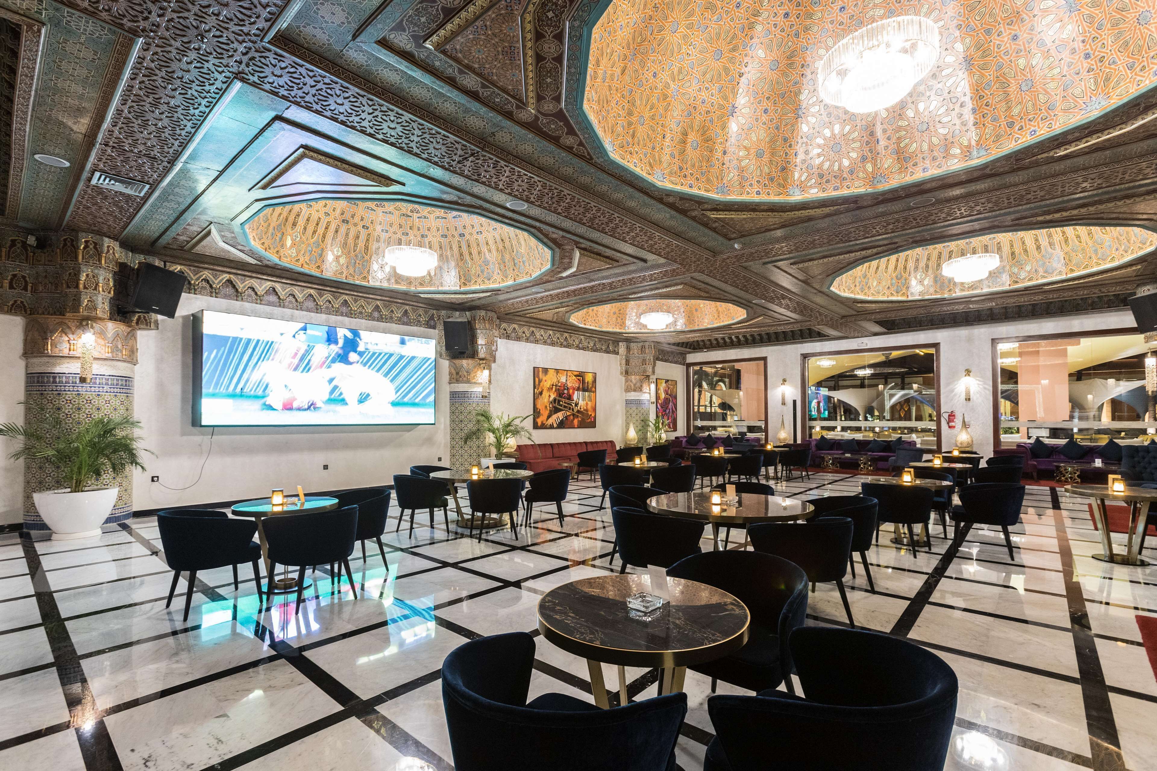 4 restaurants, breakfast, lunch, dinner served; international cuisine