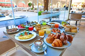 4 restaurants, spécialités Cuisine internationale