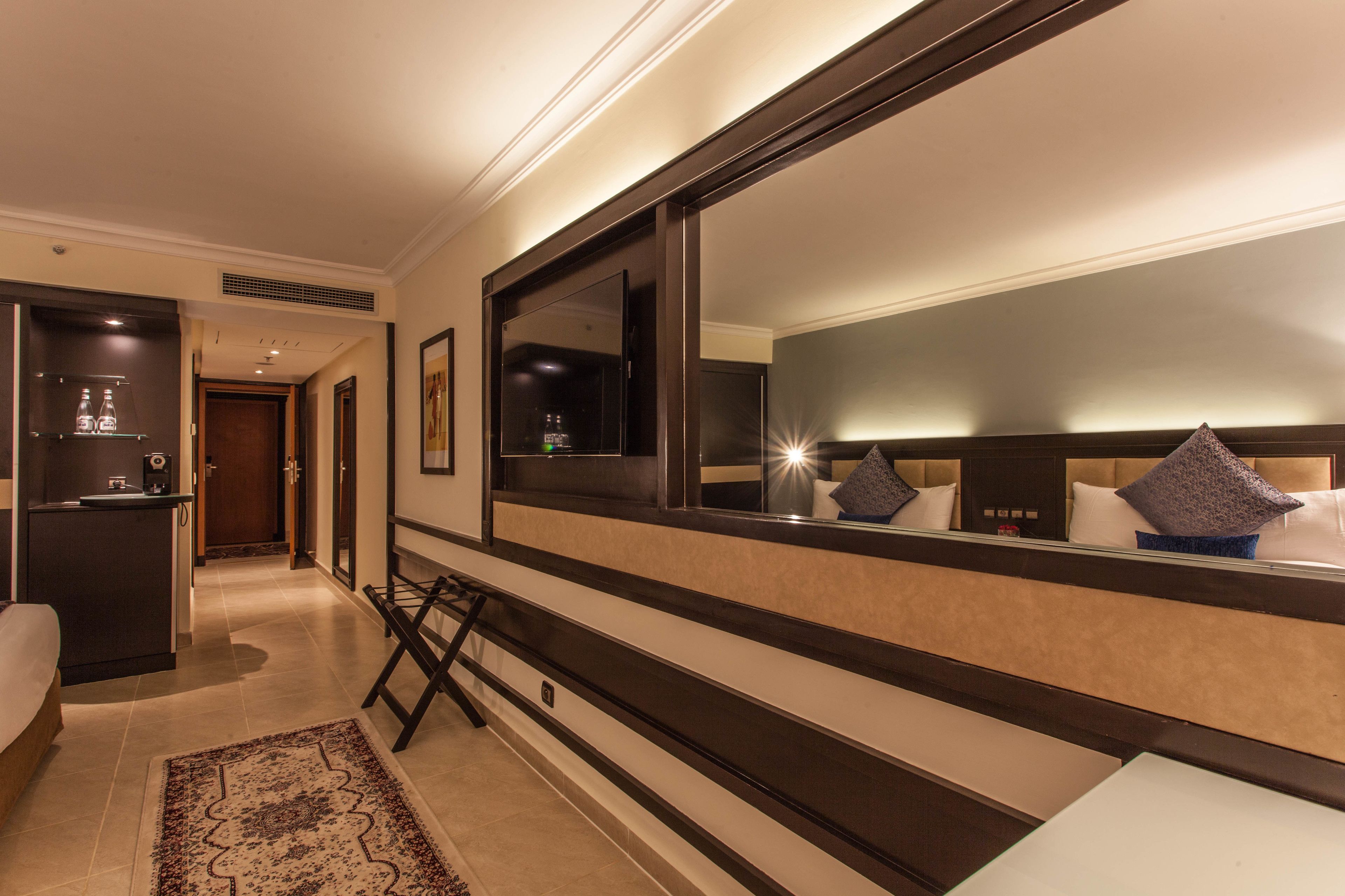 premium bedding, minibar, in-room safe, blackout curtains