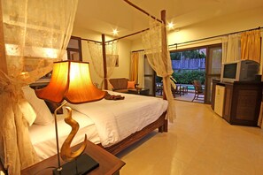 Minibar, két bảo mật tại phòng, bàn, màn/rèm cản sáng 