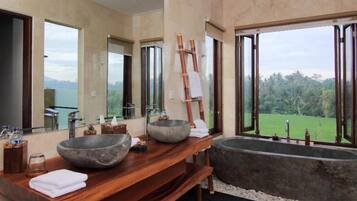 4 Bedroom Villa with Private Pool | Bathroom