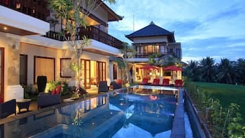 4 Bedroom Villa with Private Pool | Terrace/patio