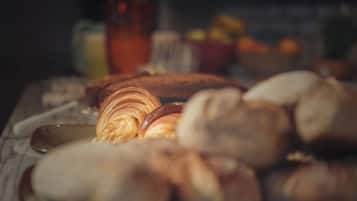 Petit déjeuner continental servi tous les jours en supplément