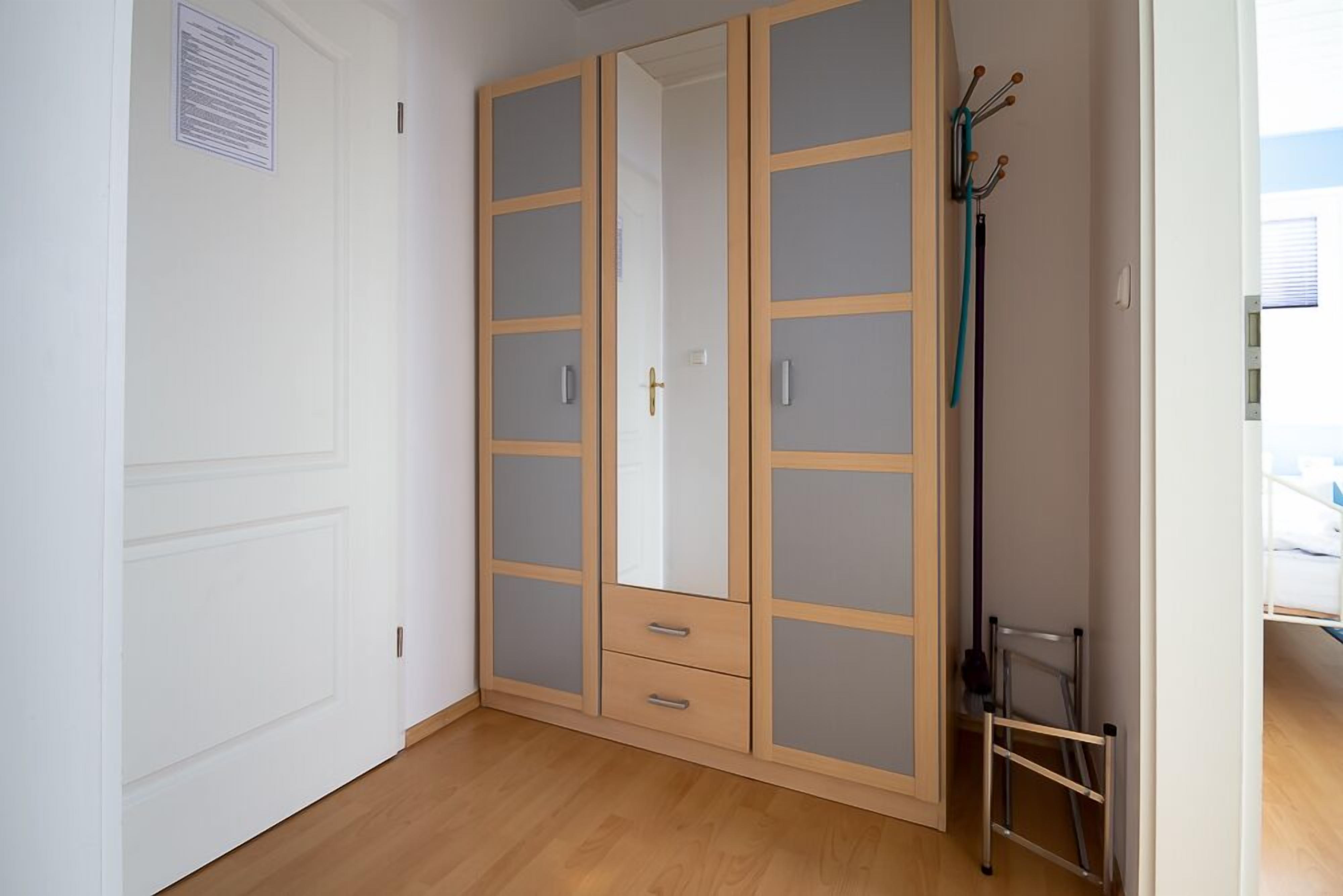 family apartment | 1 bedroom, free wifi, bed sheets