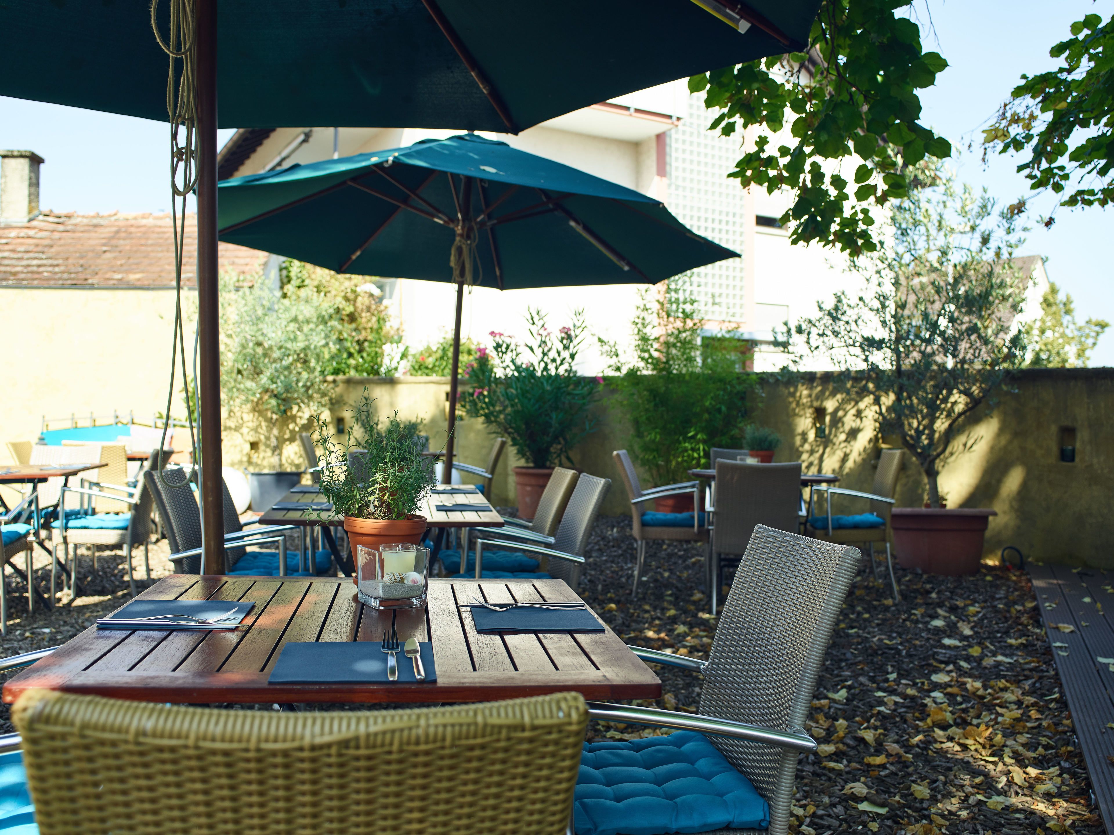 Se sirven cenas y cocina hawaiana 