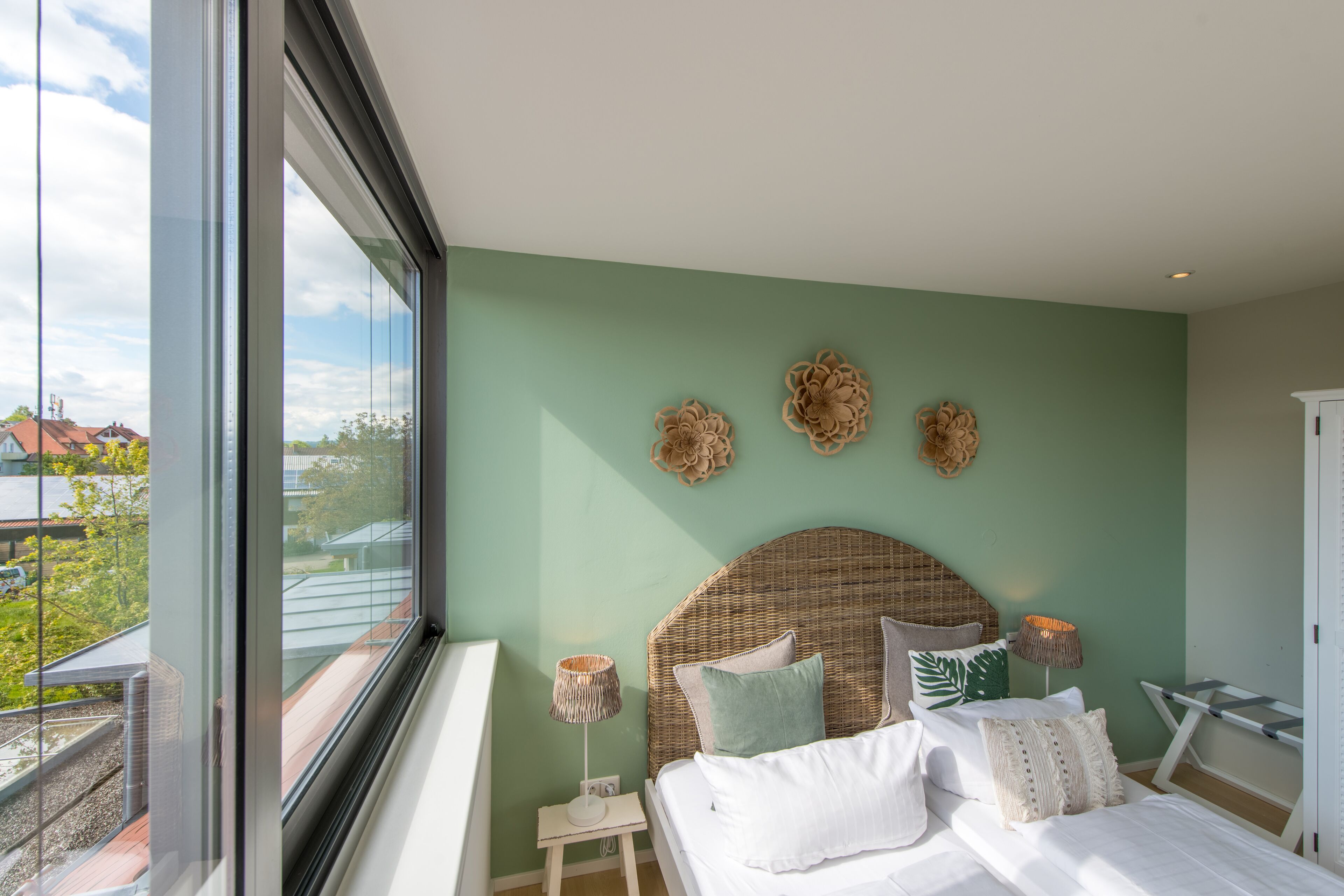 Habitación básica doble | Ropa de cama hipoalergénica, escritorio, wifi gratis y ropa de cama 