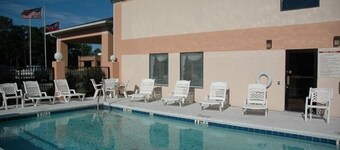 Key West Inn - Baxley