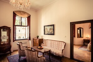 Suite (With Spa Access) | Living area