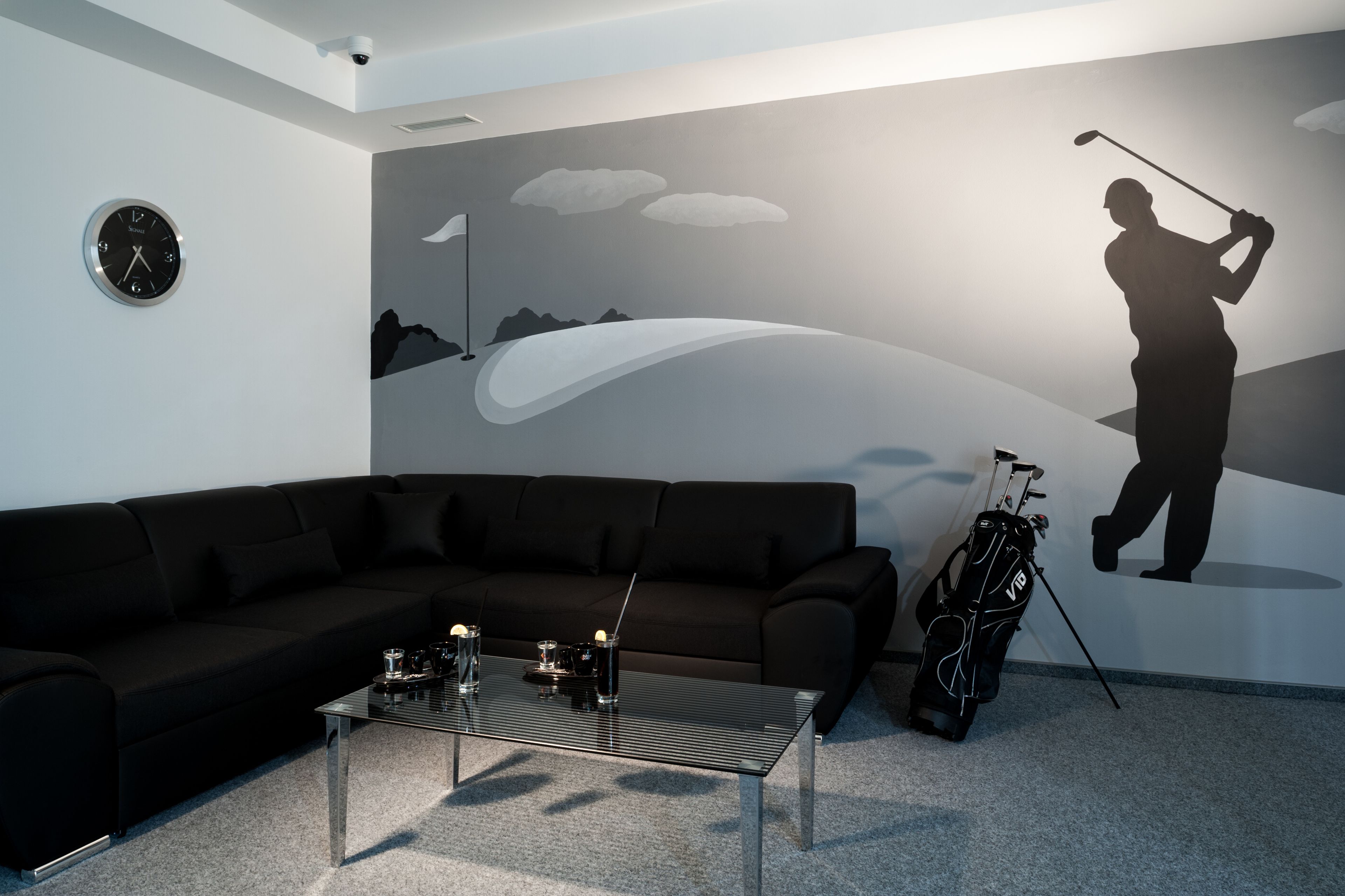 indoor golf driving range