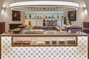 Tägliches inbegriffenes Frühstücksbuffet
