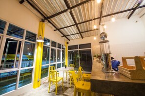 Dining - T Sleep Place (Pattaya)